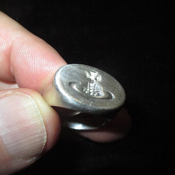 Vivienne Westwood Other - Vintage Vivienne Westwood Signet ring